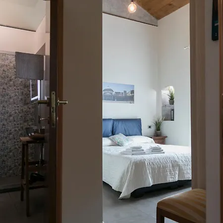 Apartment Mansarda Valu Naples