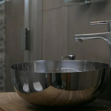 Mansarda Valu * Nápoles