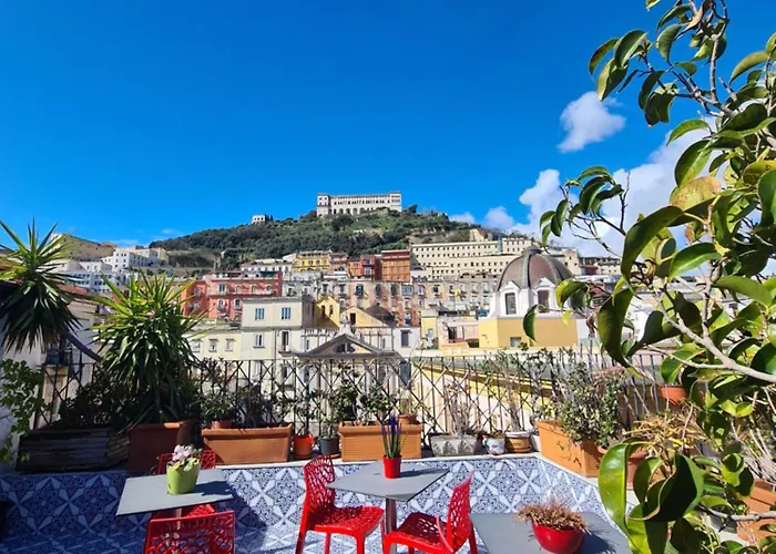 Mansarda Valu * Naples